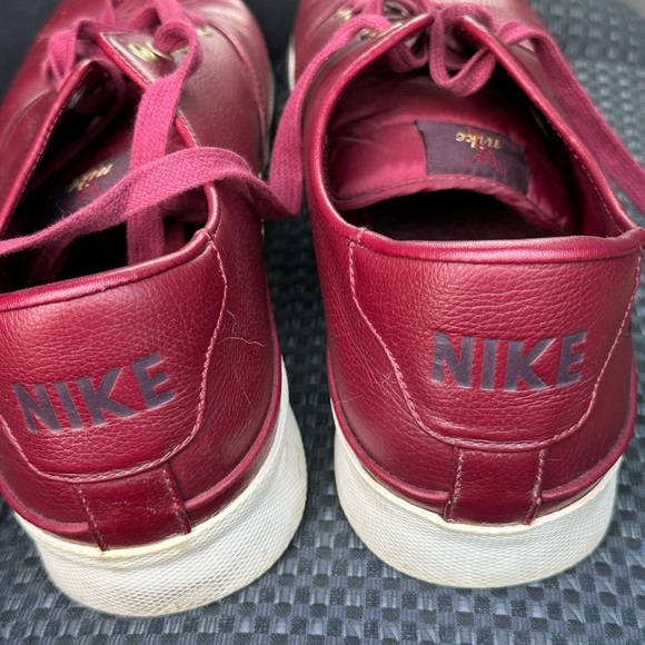 Nike Pepper Low BEAUTIFUL & RARE Men's Size 12.5 Excellent Condition Red Leather - Picture 3 of 6